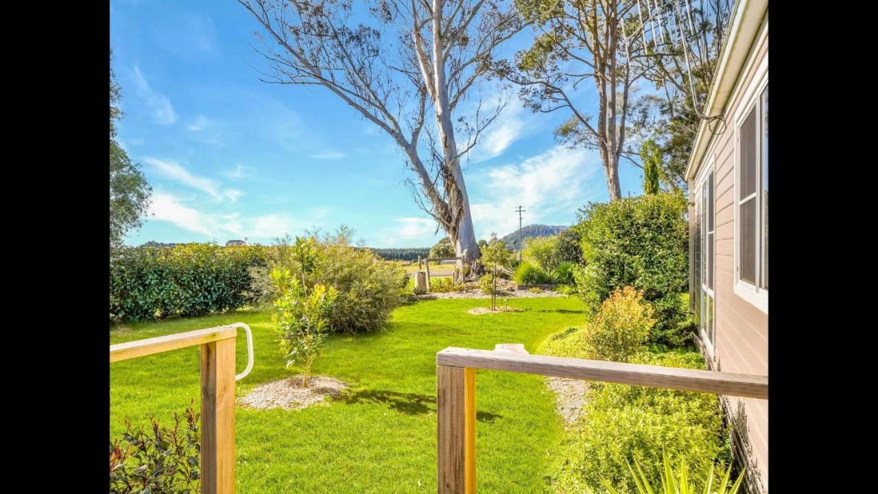 Orange Blossom- Comboyne Mountain Cottages Extérieur photo